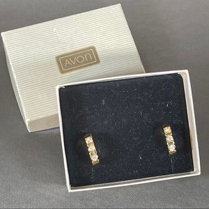 Avon Vintage NWT Rhinestone Gold Tone Hoop earring